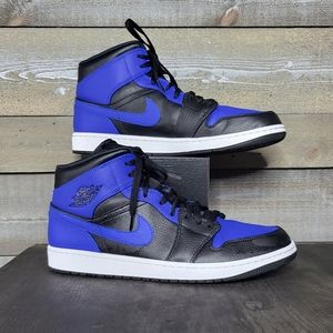 Nike Jordan Mens Air Jordan 1 Mid Hyper Royal High Top Sneakers